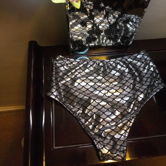 🇺🇸 3/$30 NWT Silver & Black Mermaid Swim Bottoms - Picture 3 of 8